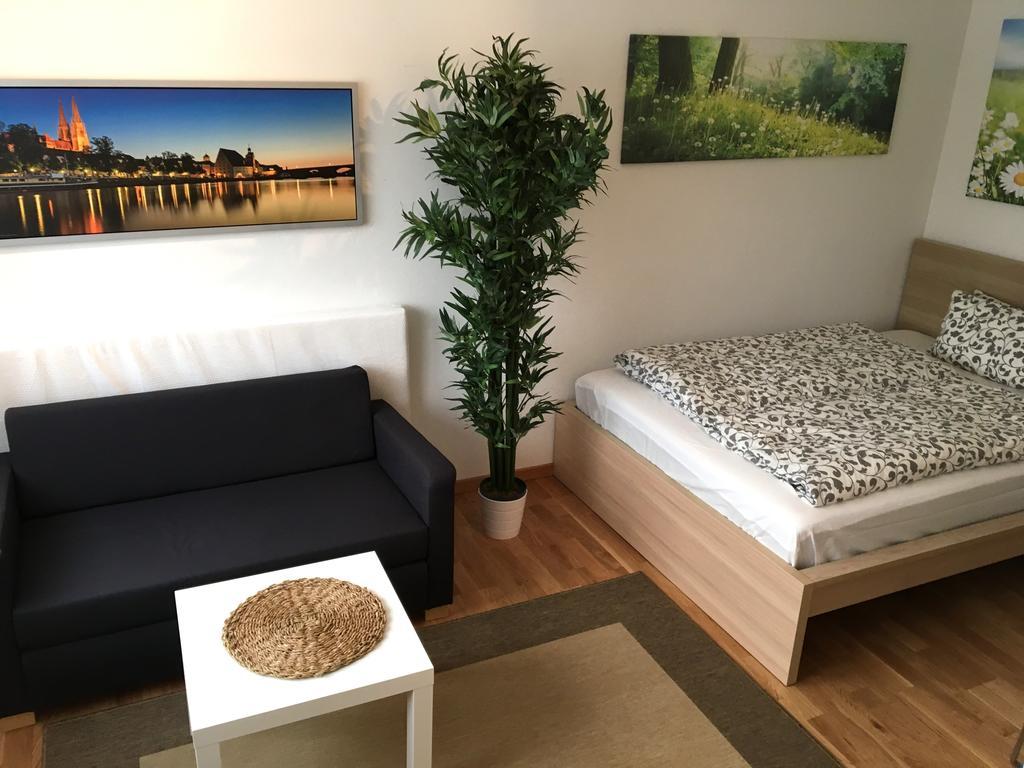 Apartment Flowerside Regensburg Exterior photo